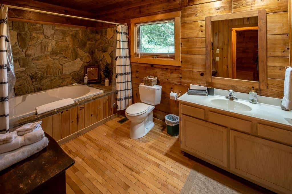 Cozy 'Grey Fox' Cabin Between Boone & Blowing Rock Bagian luar foto